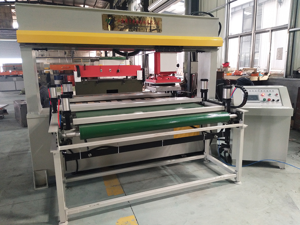 龍門旋轉(zhuǎn)頭前后輸送帶裁斷機(jī)